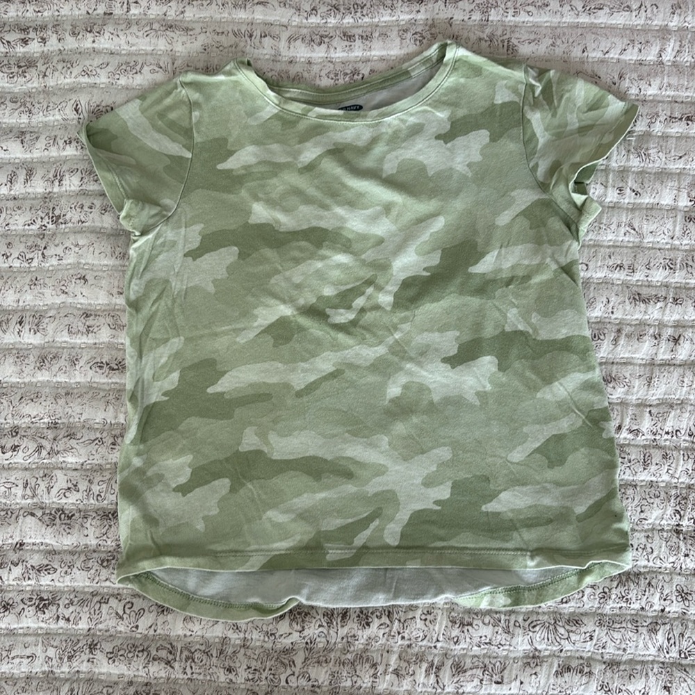 Old navy tee